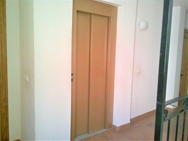 PISO CON COCHERA