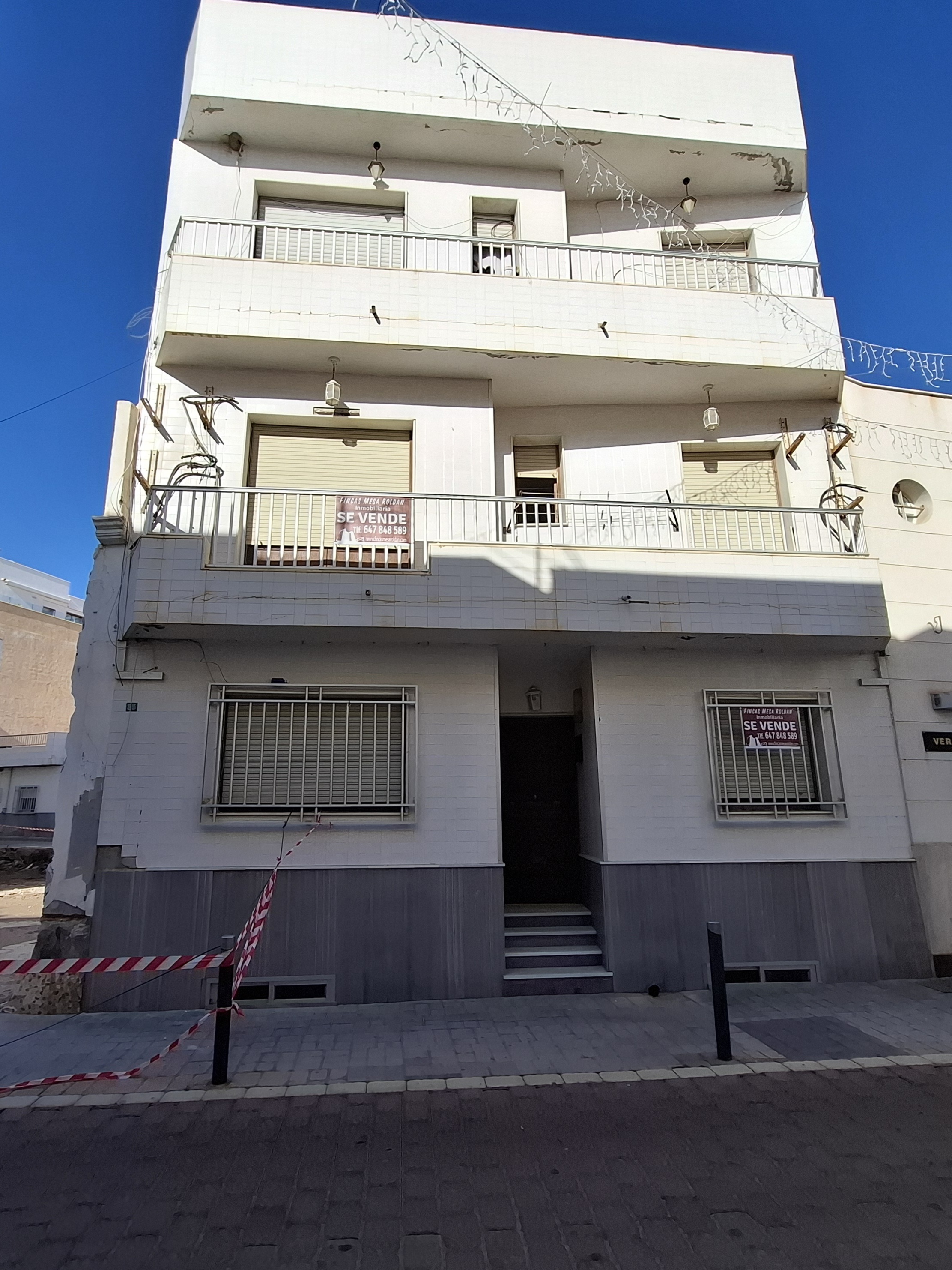 Edificio con dos viviendas en calle principal Finca116