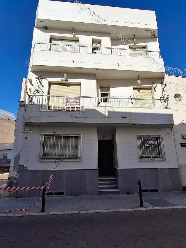 Edificio con dos viviendas en calle principal Finca116