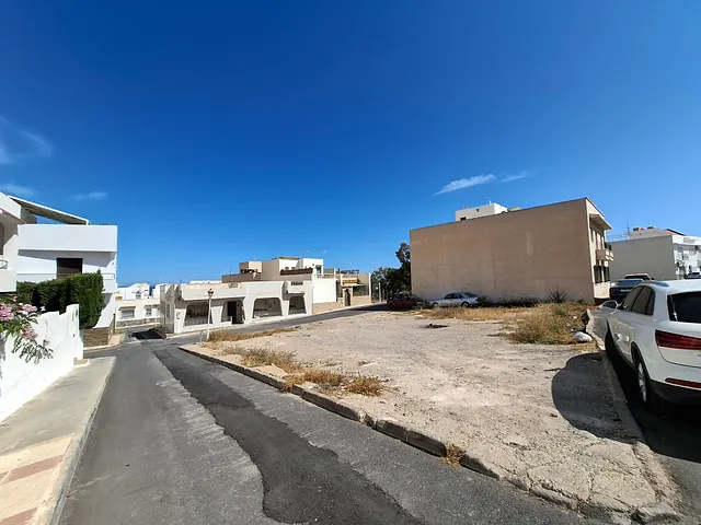 Solar Finca 142
